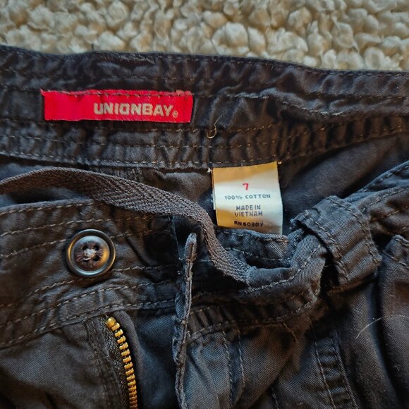 Womens shorts - Picture 2 of 4